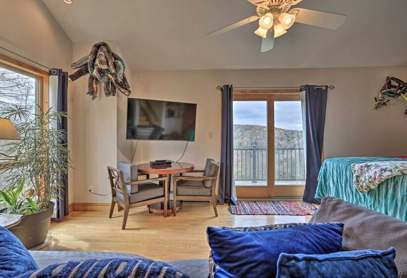 Unique Catskills Hideaway   Walk To Lake Jeff