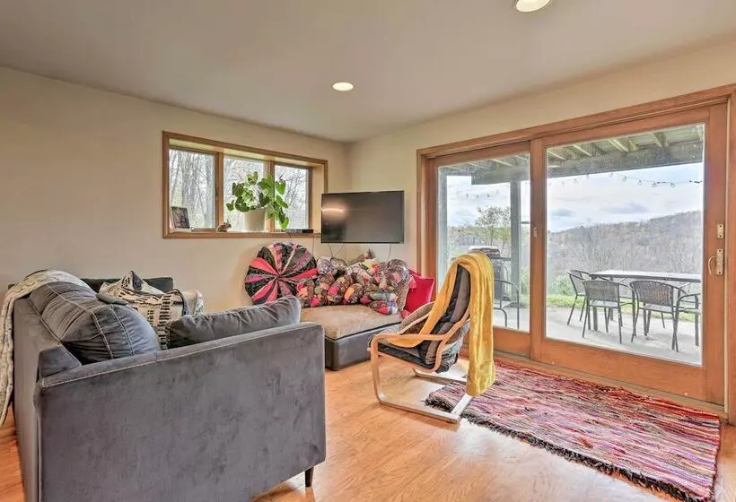 Unique Catskills Hideaway   Walk To Lake Jeff