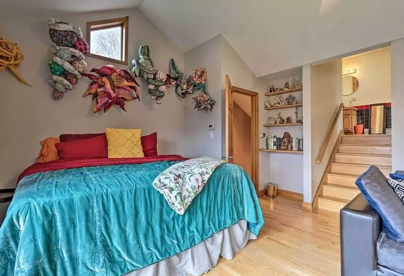 Unique Catskills Hideaway   Walk To Lake Jeff