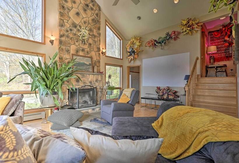 Unique Catskills Hideaway   Walk To Lake Jeff