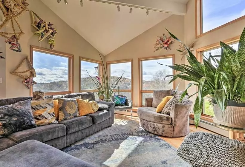 Unique Catskills Hideaway   Walk To Lake Jeff