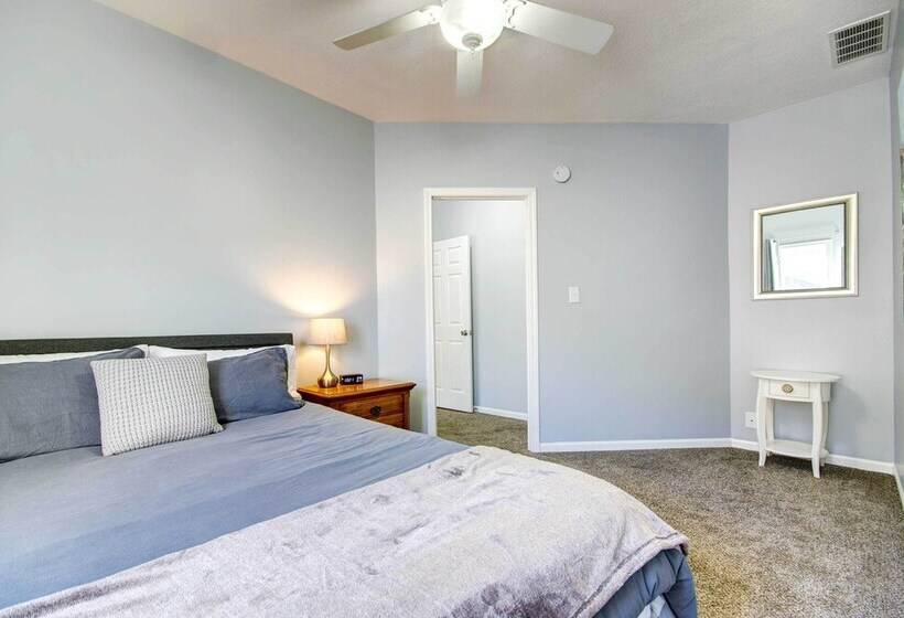 Warrensburg Home, Close To Downtown!