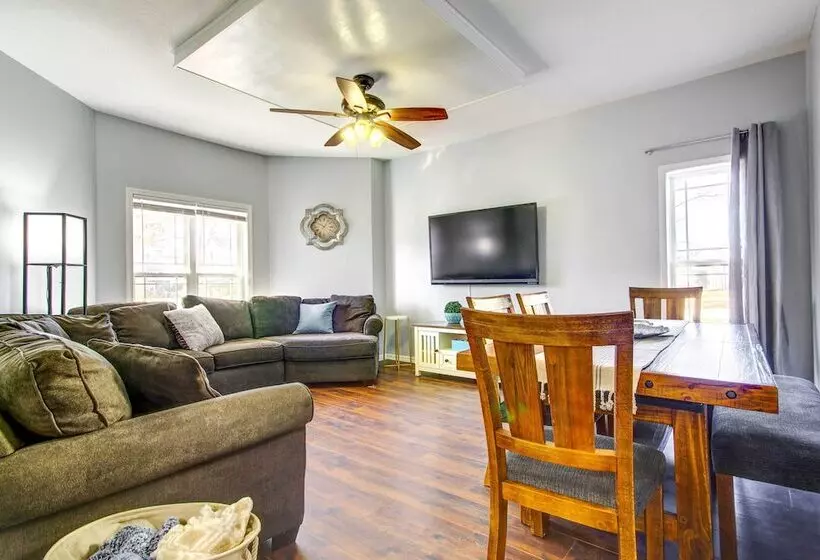 Warrensburg Home, Close To Downtown!