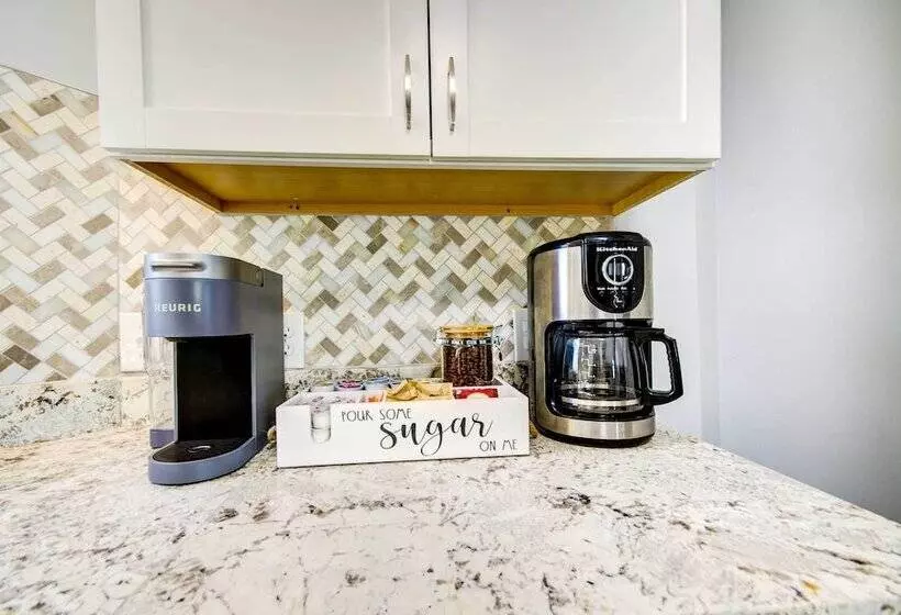 Warrensburg Home, Close To Downtown!