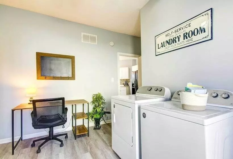 Warrensburg Home, Close To Downtown!