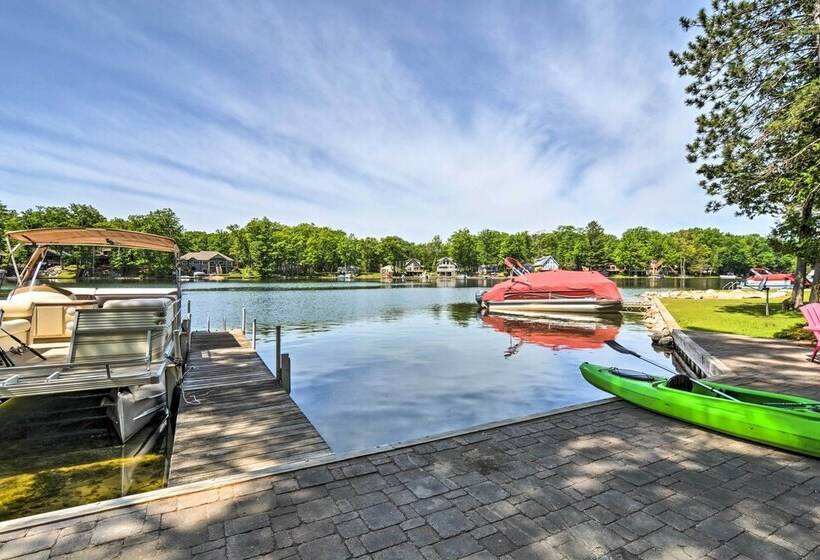 Northern Michigan Lake House W/ Boat Dock + Kayaks