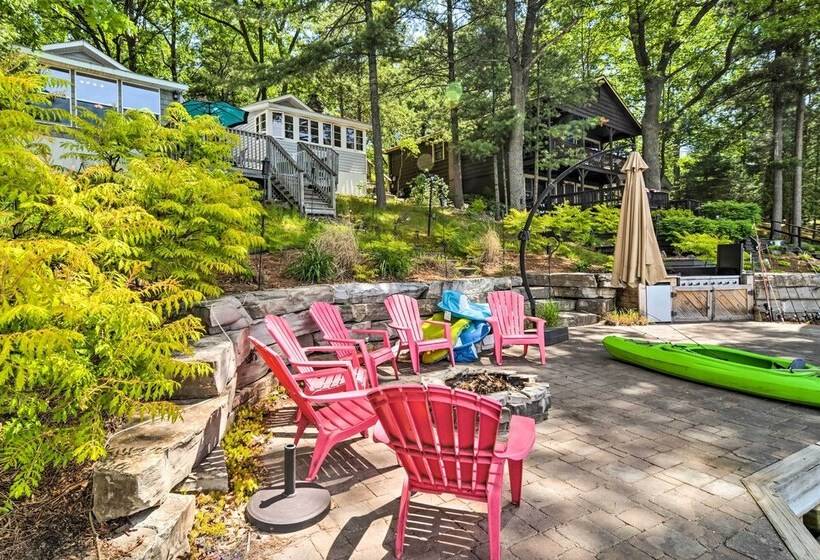 Northern Michigan Lake House W/ Boat Dock + Kayaks