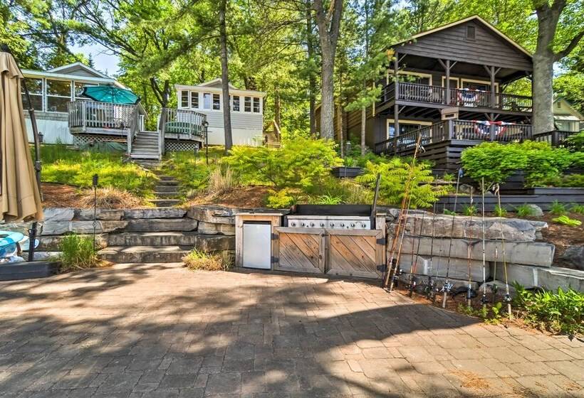 Northern Michigan Lake House W/ Boat Dock + Kayaks