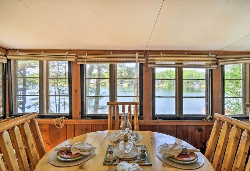 Northern Michigan Lake House W/ Boat Dock + Kayaks