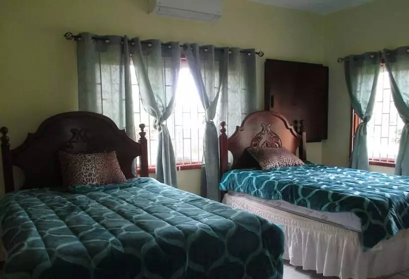 تختخواب و صبحانه Cozy S Bandb