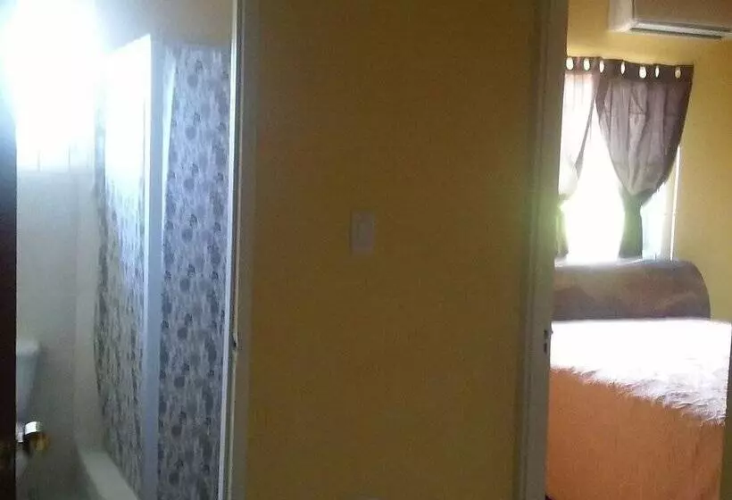 تختخواب و صبحانه Cozy S Bandb