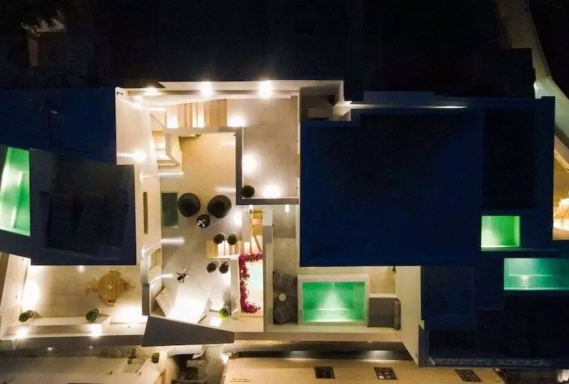 تختخواب و صبحانه La Madeleine