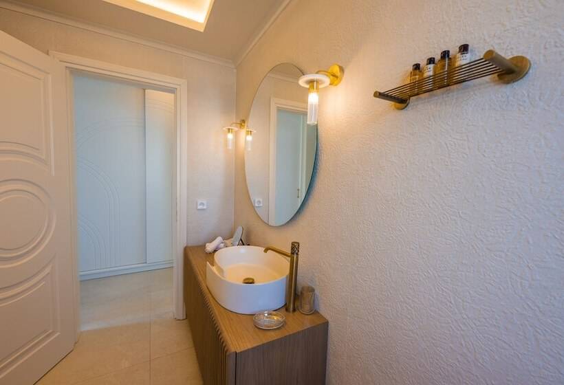 تختخواب و صبحانه La Madeleine