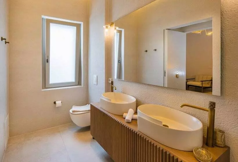 تختخواب و صبحانه La Madeleine