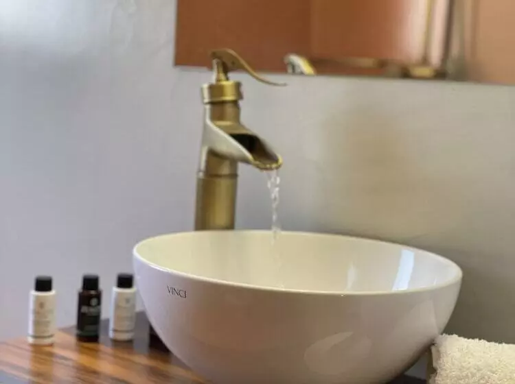 ベッドアンドブレックファースト Midgard Suites   Medieval Town