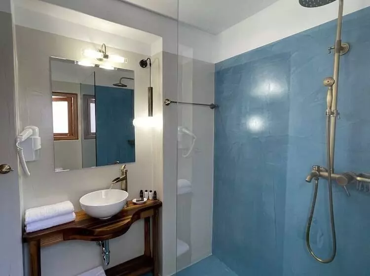 ベッドアンドブレックファースト Midgard Suites   Medieval Town