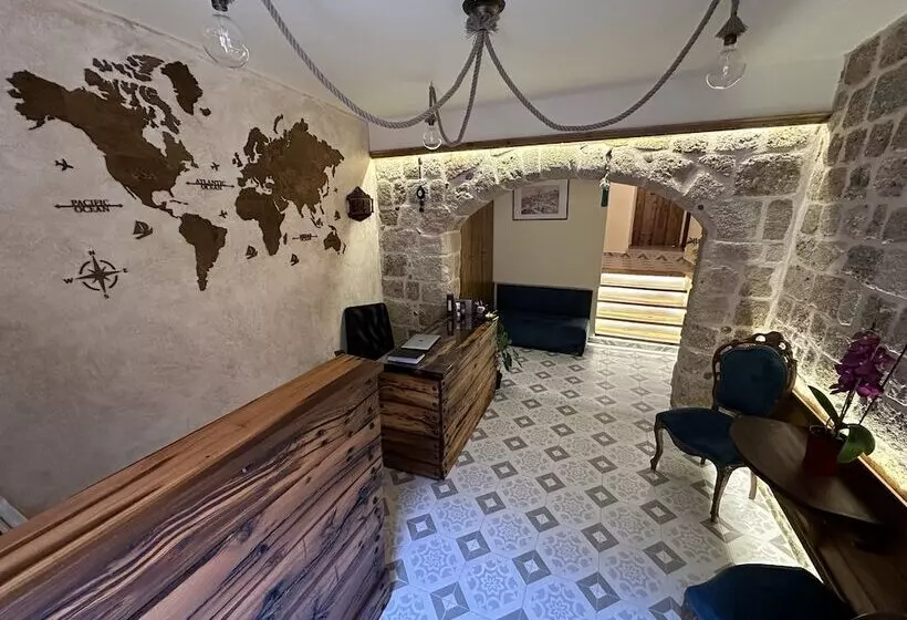 ベッドアンドブレックファースト Midgard Suites   Medieval Town