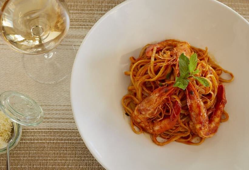 Hotel Apricus Suites