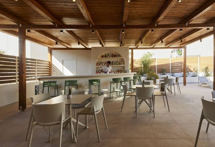 Hotel Apricus Suites