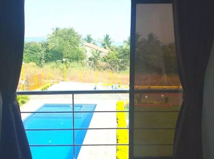 Hotelli Berryl Resorts