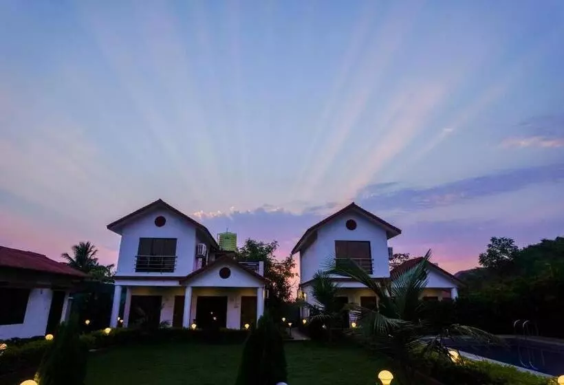 Hotelli Berryl Resorts