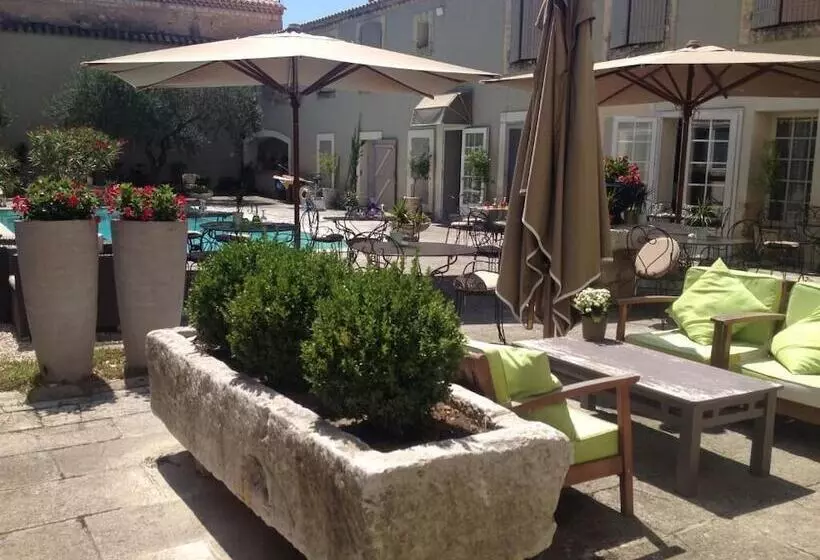 Hotelli Hôtel Les Magnanarelles