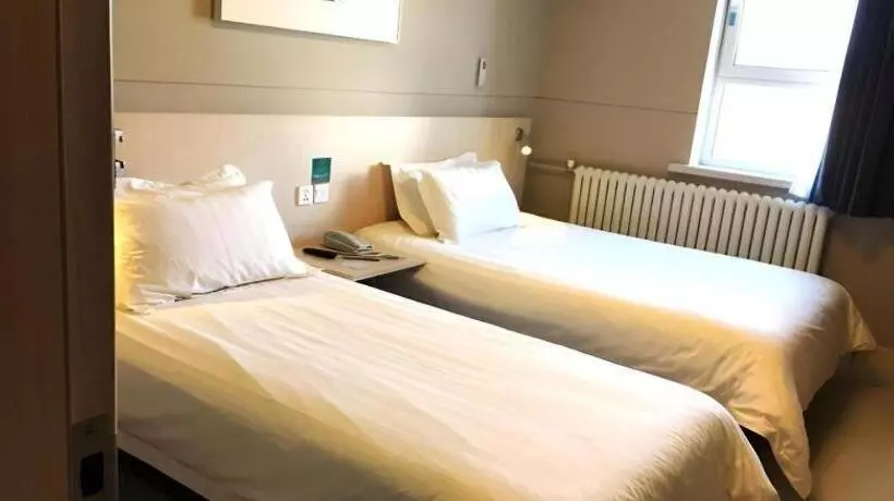 Hotelli Jinjiang Inn Ulanqab Jining 1st Middle School