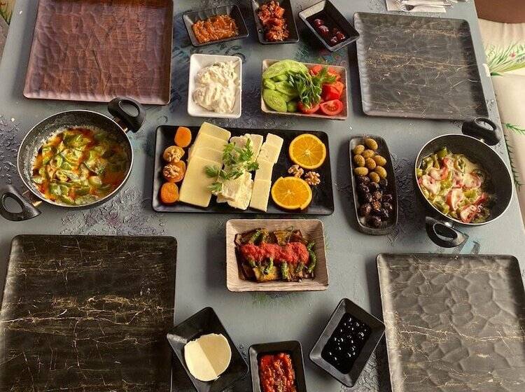 ホテル Nezisin Konagi