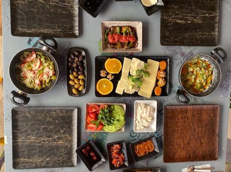 ホテル Nezisin Konagi