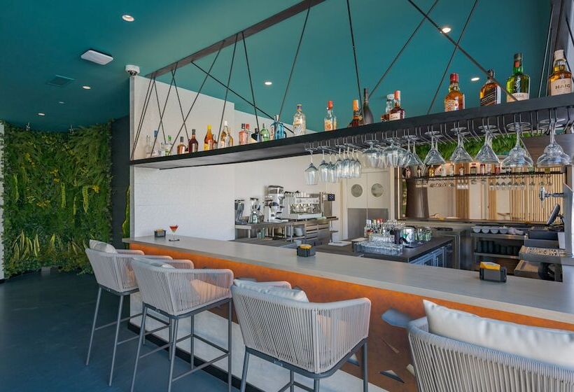 هتل R2 Higos Beach