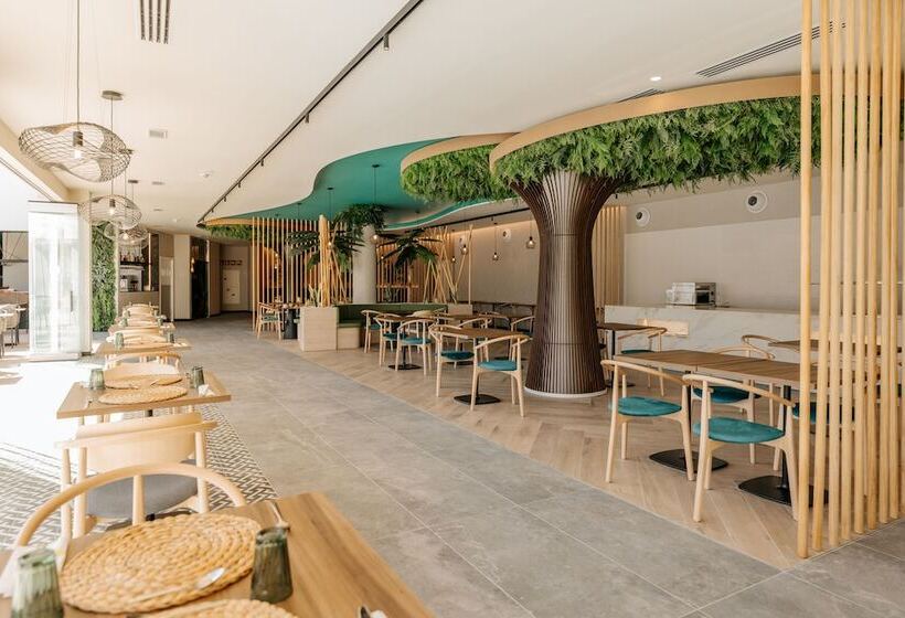 هتل R2 Higos Beach