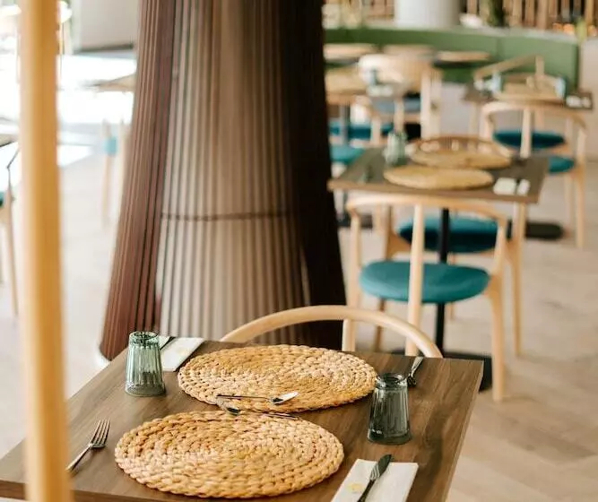 Hotelli R2 Higos Beach