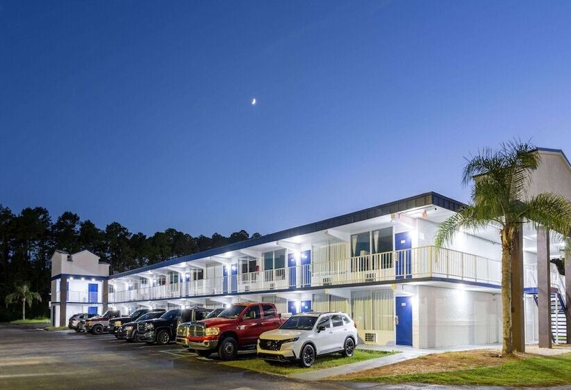 ホテル Travelodge By Wyndham Kingsland Ga