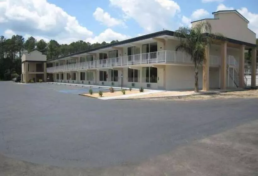 Hotelli Travelodge By Wyndham Kingsland Ga