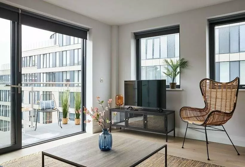 Kings Oak House By Viridian Apartments