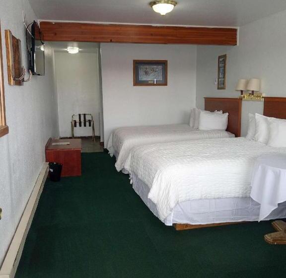 Мотель Going To The Sun Inn & Suites