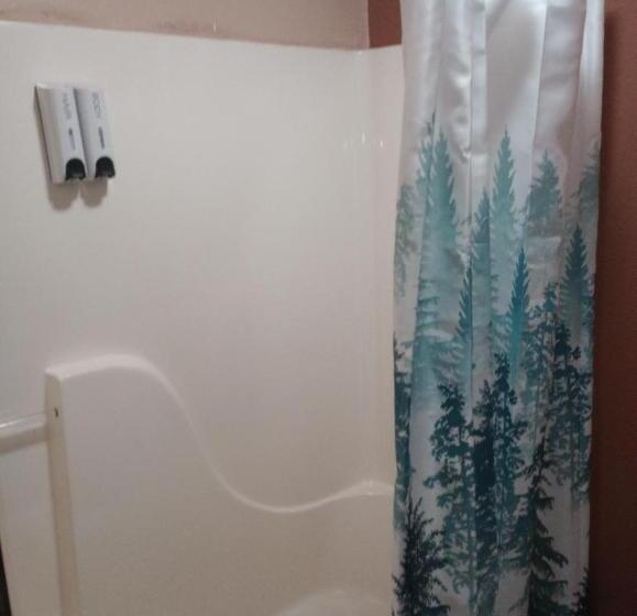 Мотель Going To The Sun Inn & Suites