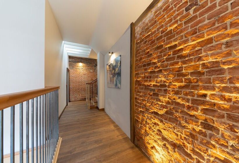 פנסיון The Ironmongers Boutique