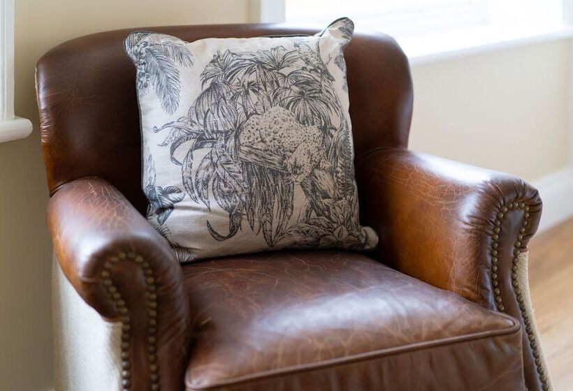 פנסיון The Ironmongers Boutique