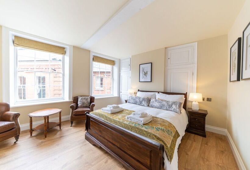 פנסיון The Ironmongers Boutique