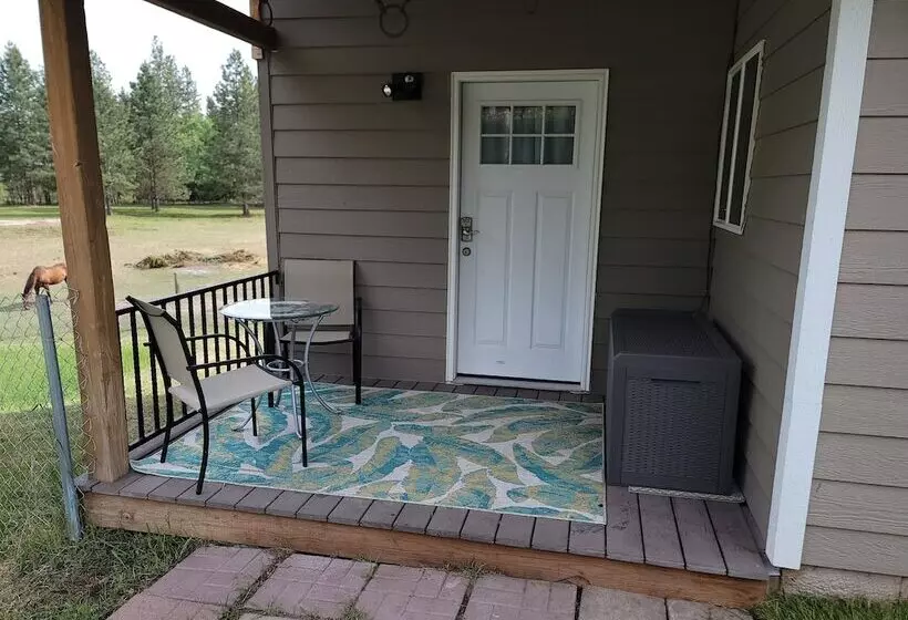 پانسیون Whitefish Stage Hideaway
