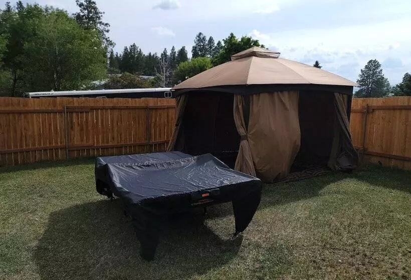 پانسیون Whitefish Stage Hideaway