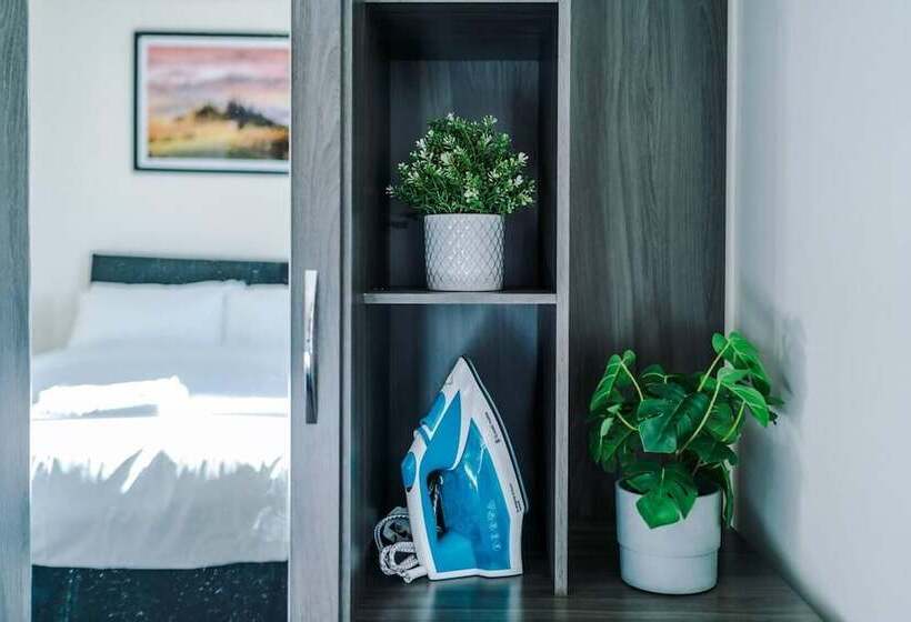 إقامة Stunning 2 Bed House In Manchester With Canal View