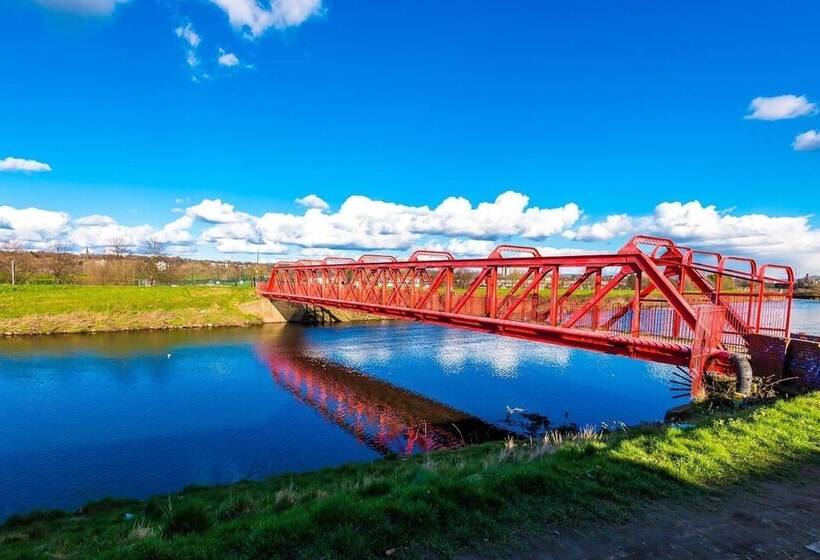 إقامة Stunning 2 Bed House In Manchester With Canal View