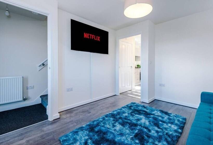 إقامة Stunning 2 Bed House In Manchester With Canal View