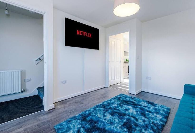 إقامة Stunning 2 Bed House In Manchester With Canal View