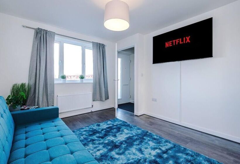 إقامة Stunning 2 Bed House In Manchester With Canal View