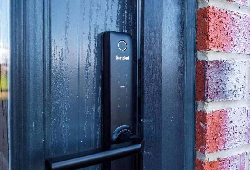 إقامة Stunning 2 Bed House In Manchester With Canal View