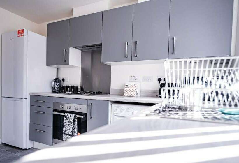 레지던스 Stunning 2 Bed House In Manchester With Canal View