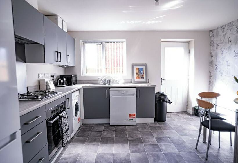 레지던스 Stunning 2 Bed House In Manchester With Canal View